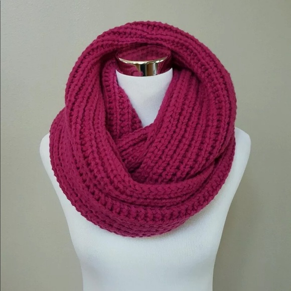 Banana Republic Accessories - Banana Republic Pink Sweater Infinity Scarf